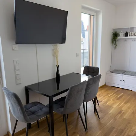 Moderne Mit Stellplatz Und Balkon - Nahe Main Und Zentrum Apartmán *